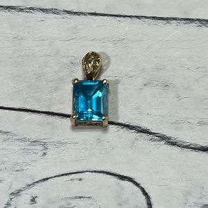 14kt Yellow Gold Blue Topaz Princess Cut Pendant